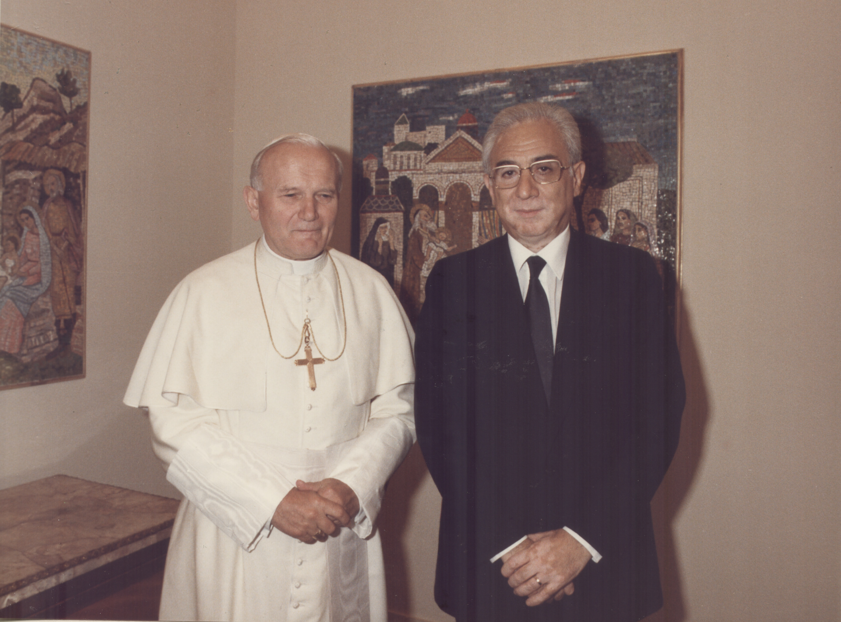   [s.d.]. Con Sua Santità Giovanni Paolo II.